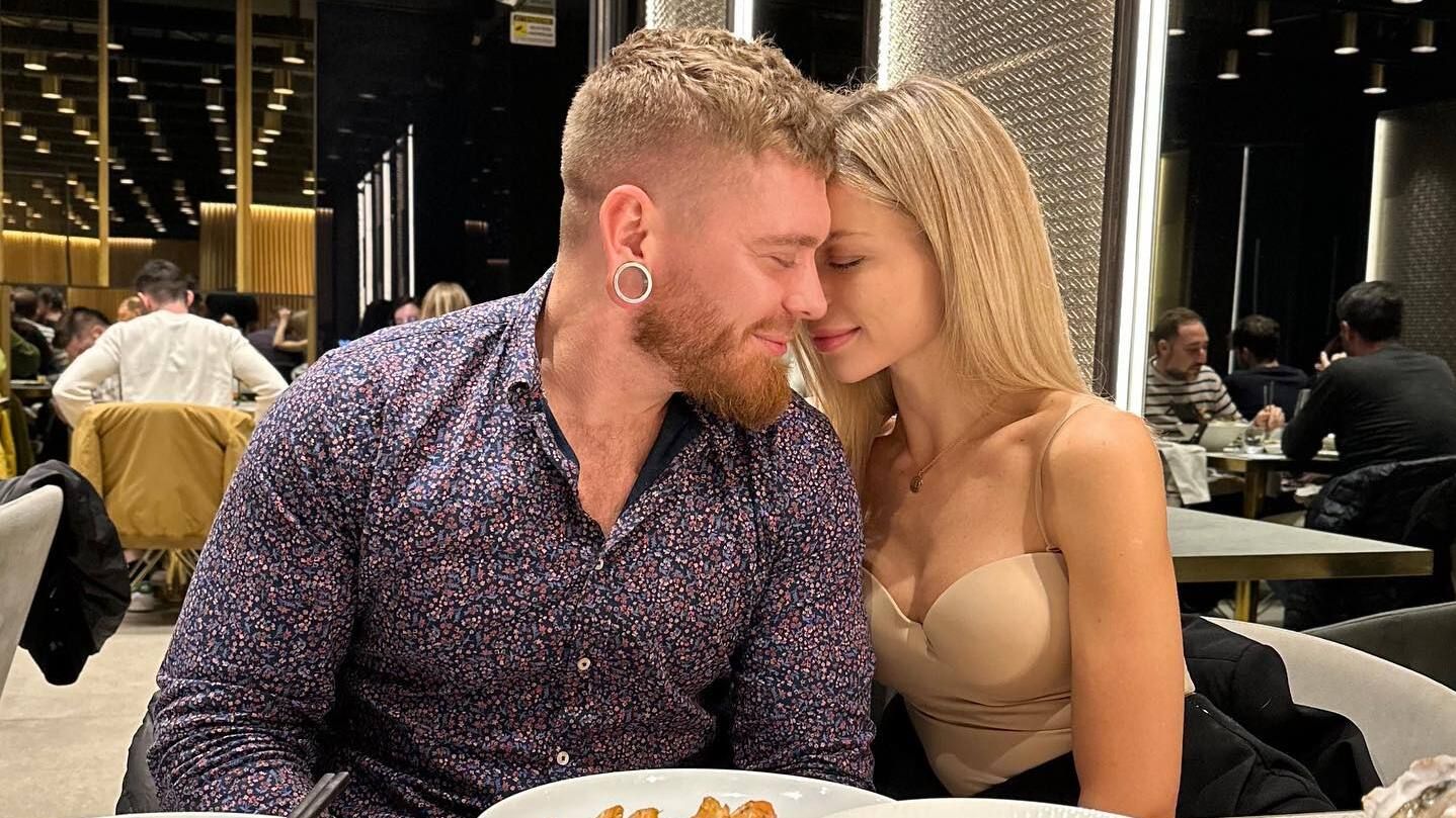 Олександр Кривошапко з коханою Олександр Кривошапко з коханою