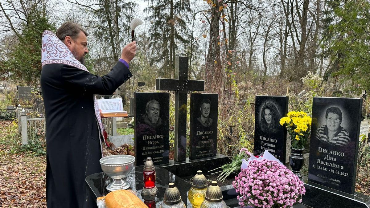 Руслані Писанці поставили пам'ятник Руслані Писанці поставили пам'ятник