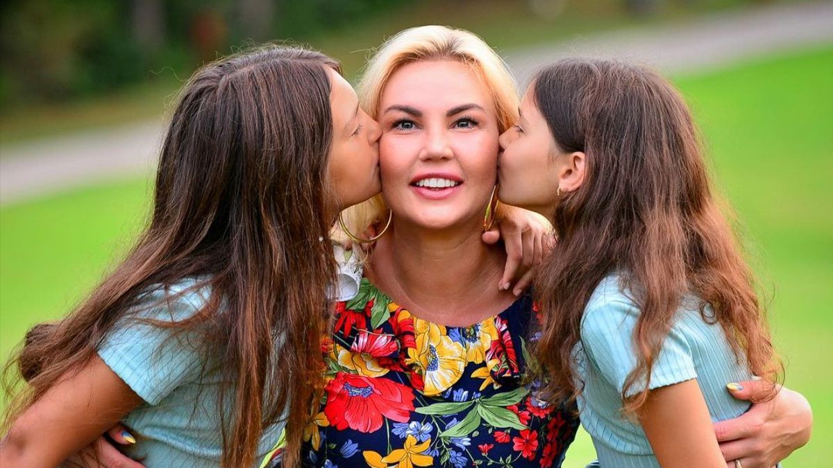 Камалія разом із з доньками Камалія разом із з доньками