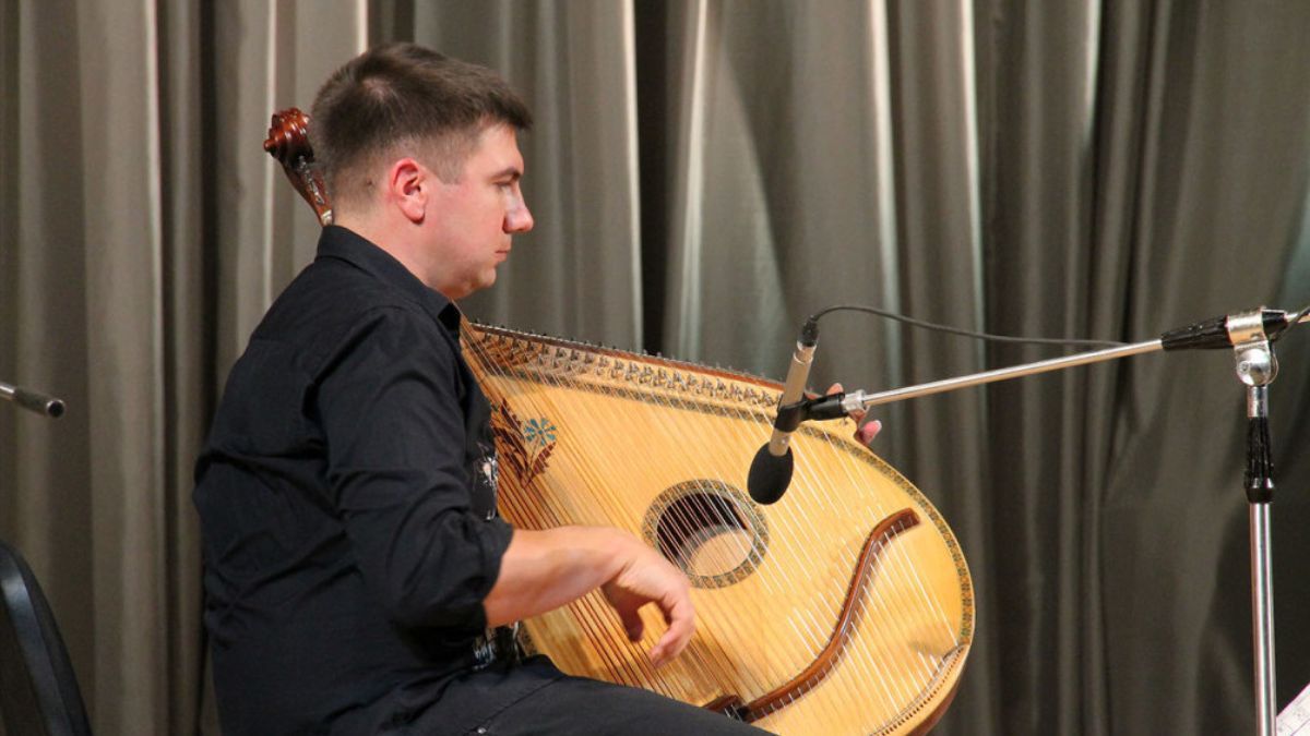 Військовий ЗСУ зіграв хіт гурту Metallica Військовий ЗСУ зіграв хіт гурту Metallica