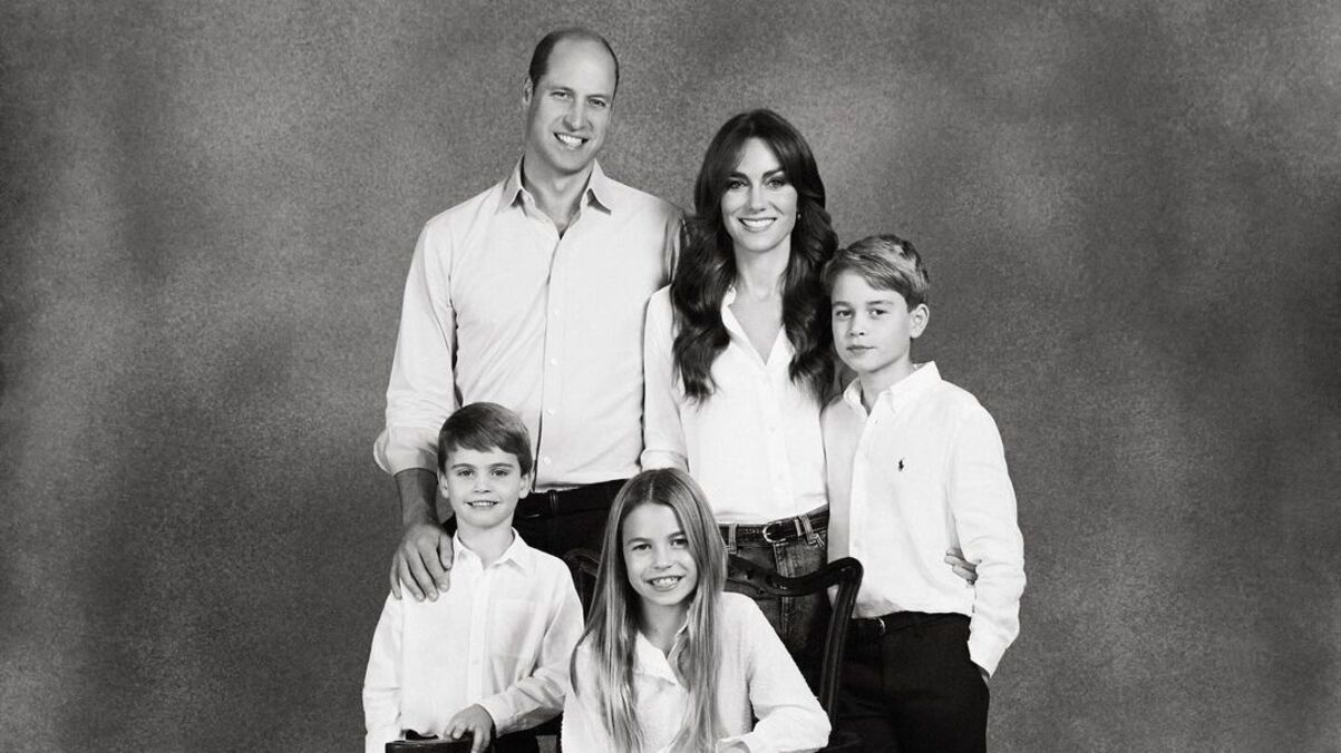 Принц и принцесса Уэльские с детьми