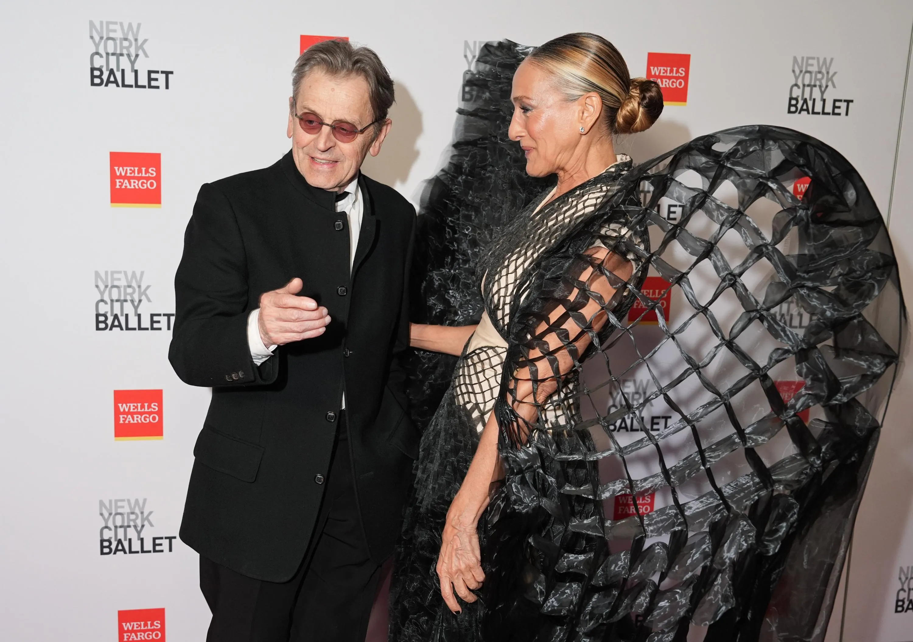 Олардың менің қызымды қалай сиқығанын қараңыз Фонтан кискасының фотосы