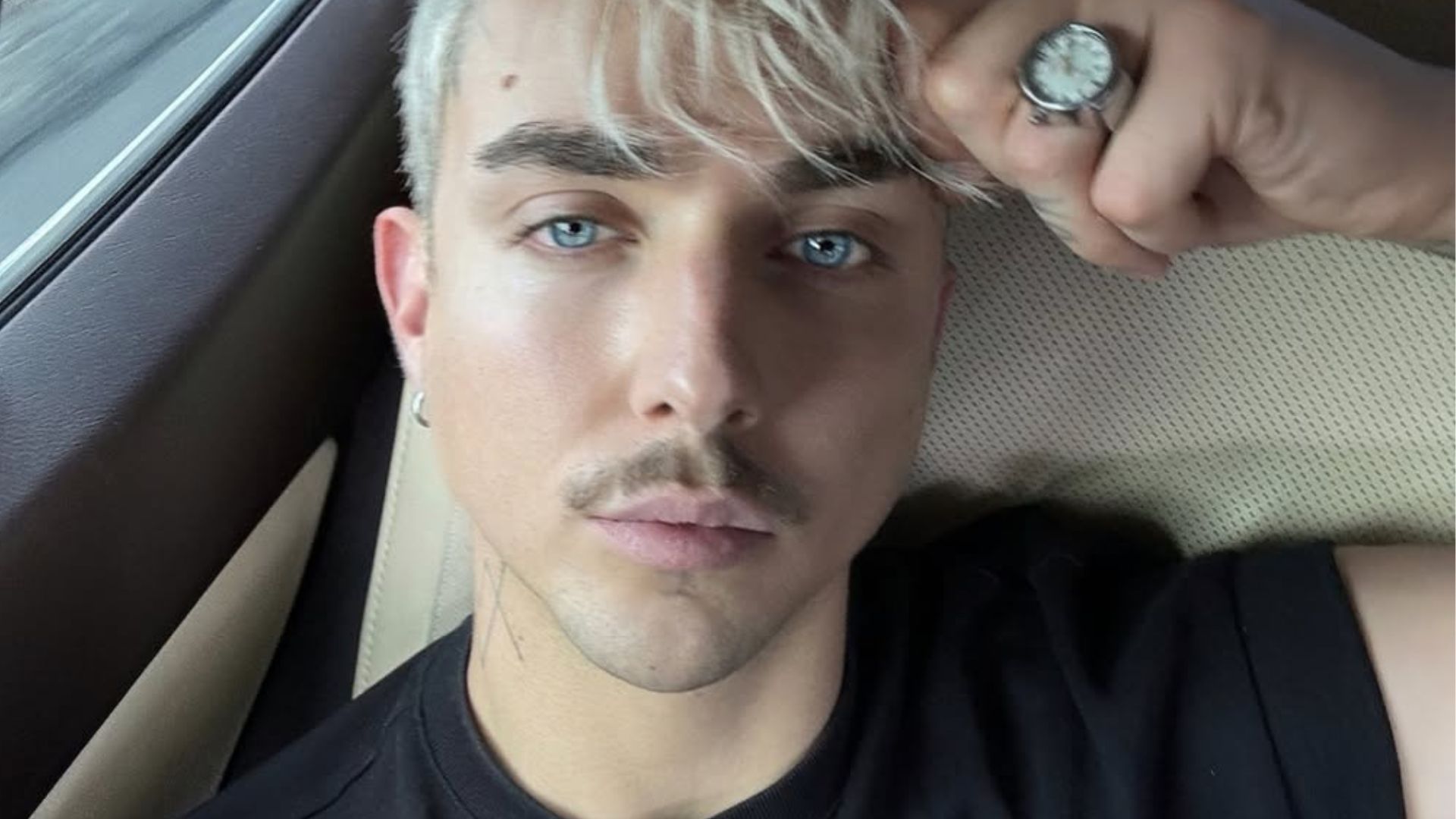 Melovin рассказал, сколько ему нужно для комфортной жизни в Киеве - видео - Showbiz Melovin рассказал, сколько ему нужно для комфортной жизни в Киеве - видео - Showbiz