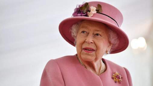 Її величність відмовляється: чому королева Єлизавета не прийняла нагороду "Старожил року"
